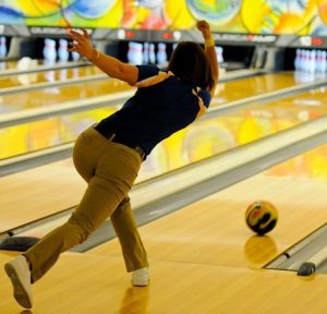 bowling fun 300x288 - Eat, Drink, and Play Games - Top Fun Restaurants Everyone Should Visit